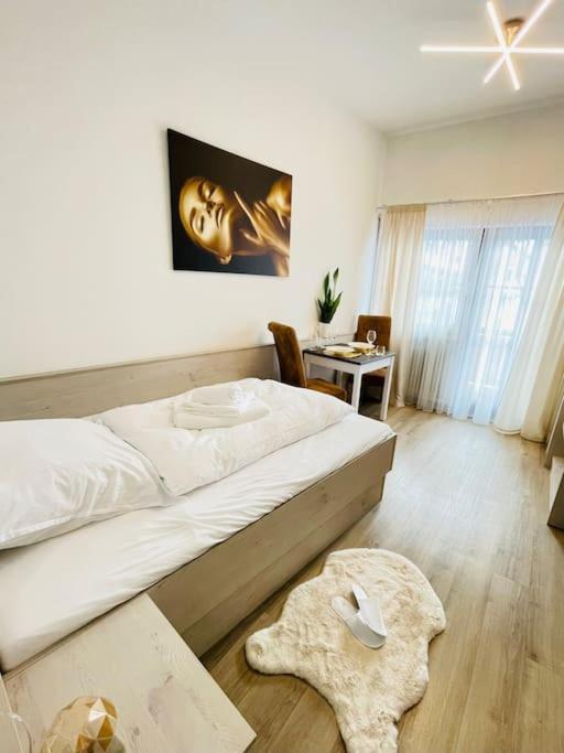 Fewo 20 - Appartement Im Rottalblick - Youngmodern Wohnen Mit Bademantelgang Zur Therme, Tv, Balkon Und Persoenlichem Gaesteempfang Von Astarte Estate Бад Грисбах Екстериор снимка