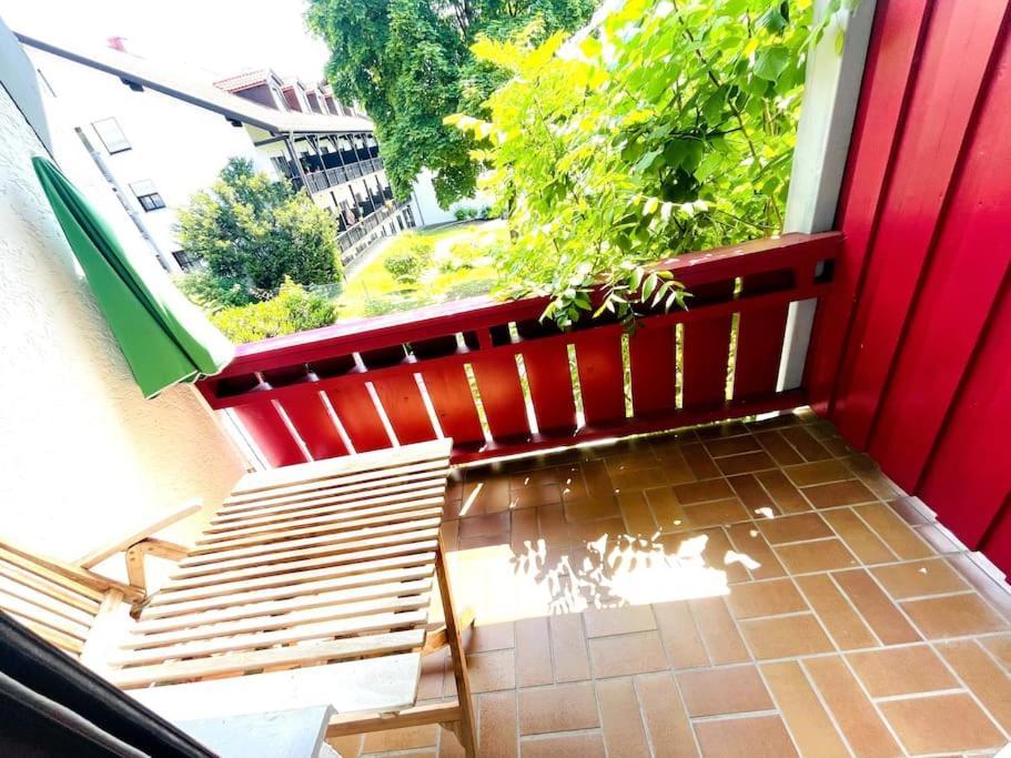 Fewo 20 - Appartement Im Rottalblick - Youngmodern Wohnen Mit Bademantelgang Zur Therme, Tv, Balkon Und Persoenlichem Gaesteempfang Von Astarte Estate Бад Грисбах Екстериор снимка