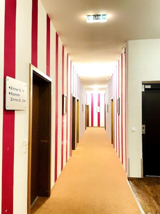 Fewo 20 - Appartement Im Rottalblick - Youngmodern Wohnen Mit Bademantelgang Zur Therme, Tv, Balkon Und Persoenlichem Gaesteempfang Von Astarte Estate Бад Грисбах Екстериор снимка
